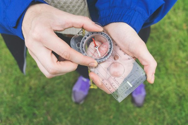 Quels sont les meilleurs circuits vélo pour explorer les îles de la Venise Verte en Poitou-Charentes?